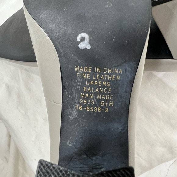 GRAY LEATHER SHOES SOURCE UNKNOWN 6 1/2 B, HEEL HEIGHT IS 3 1/2” INCHES. - Picture 11 of 16